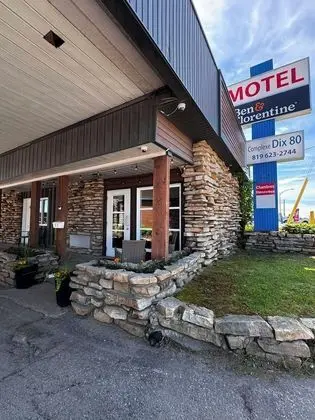 Complexe DIX80 Hôtellerie et Restaurant - Dış Mekan