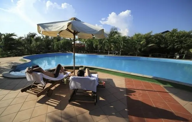 Con Ga Vang Resort - Havuz