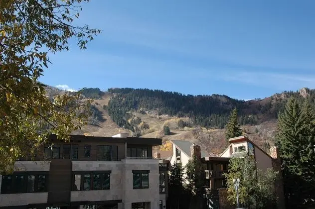 Concept 600 by Frias Properties