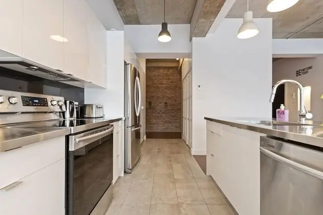 Condotel LeLuxe St-Denis St - mtlFlats - Mutfak