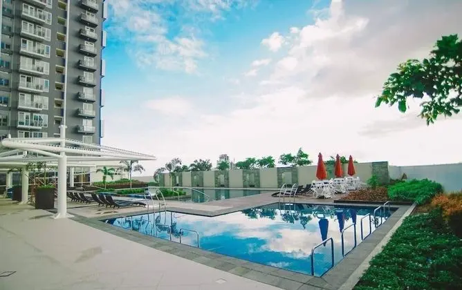 Condo Apartment in Mactan Newtown - Havuz