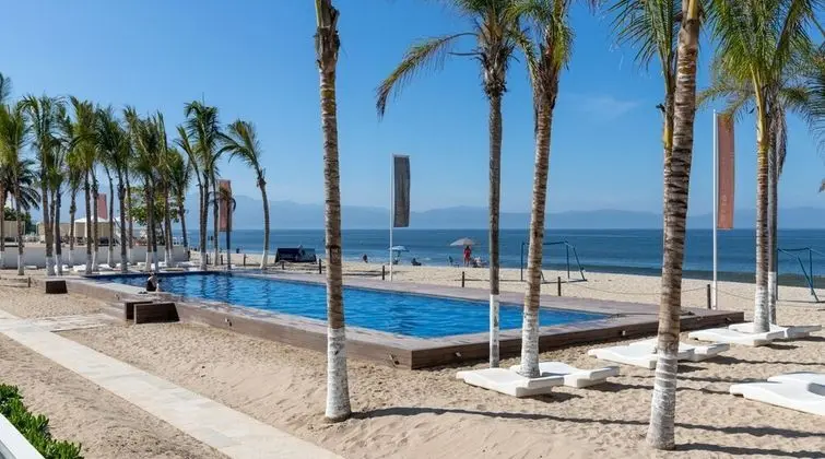 Condo Aria Ocean 411 by Kivoya - Havuz