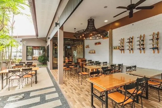 Condo in Karon in Chic Condo (Unit A609) - Yerinde Yemek
