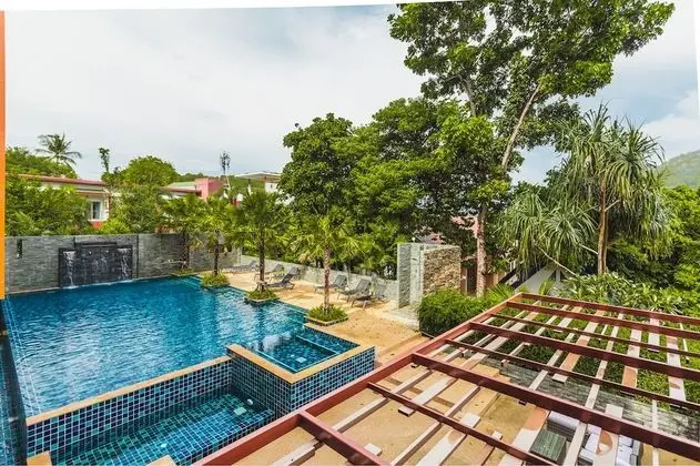 Condo in Nai Harn in ReLife 15-132-301 - Havuz