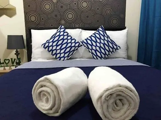Condo Unit With Balcony in Manila - Öne Çıkan Resim