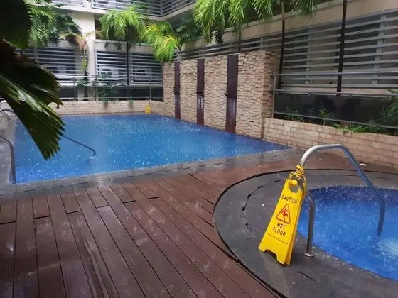 Condo Unit near NAIA Terminal 3 - Havuz