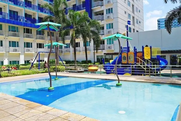 CondoDeal at Sea Residences - Havuz