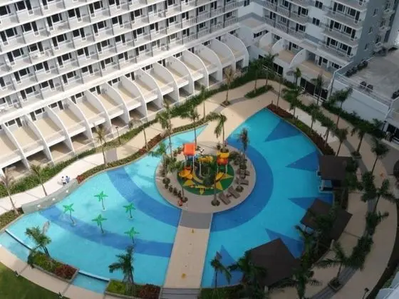 CondoDeal at Shell Residences Moa Pasay - Havuz