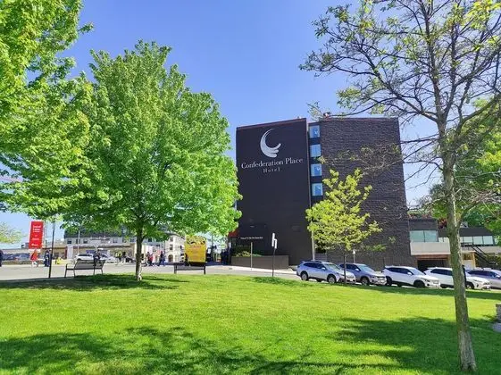 Confederation Place - Dış Mekan
