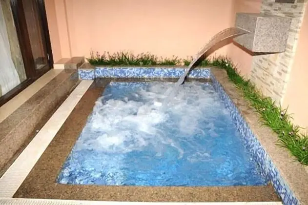 Confident Amoon - The Glamour Spa and Resort - Havuz
