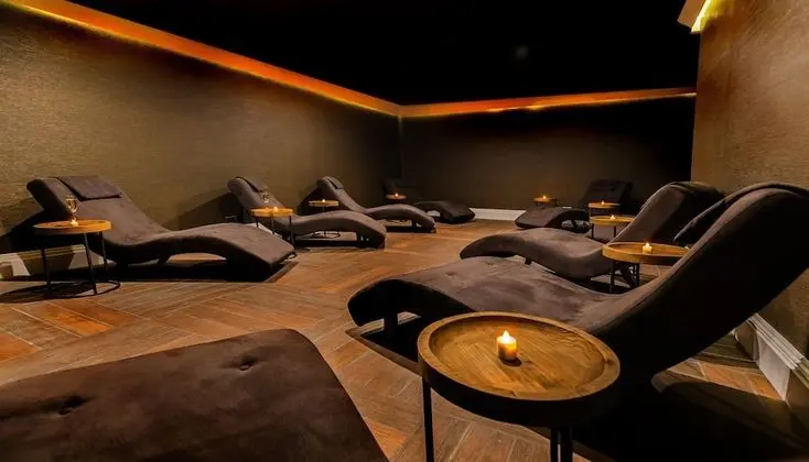 The Connaught Lodge - Spa