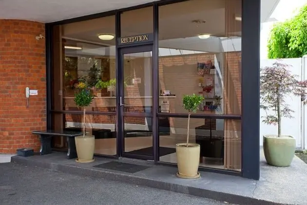 Connells Motel & Serviced Apartments - Dış Mekan