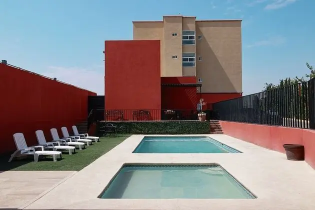 Hotel Conquistador Inn By US Consulate - Havuz