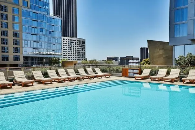 Conrad Los Angeles - Havuz