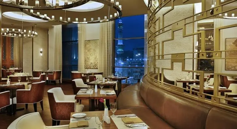 Conrad Makkah - Genel