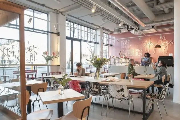 Conscious Hotel The Tire Station - Yerinde Yemek