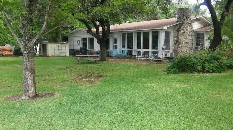 Constant-level Lake LBJ - 3 BR Sleep 12 - Dış Mekan