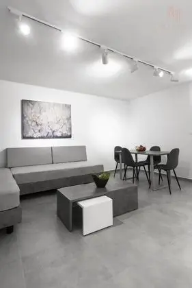 Consul Apartment Nilie Hospitality MGMT