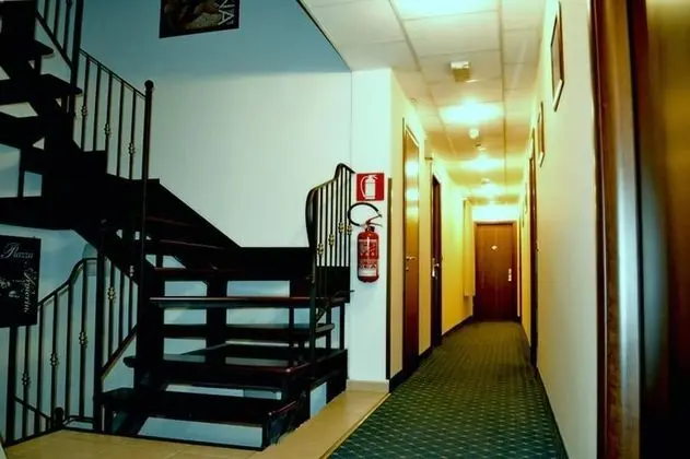 Hotel Conte Ruggero - İç Mekan