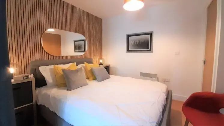 Contemporary 1 Bedroom Apartment - Mailbox