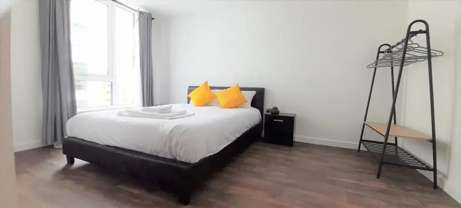 Contemporary 2 Bedroom Apartment - Birmingham City Centre - Digbeth Bullring Coach Station