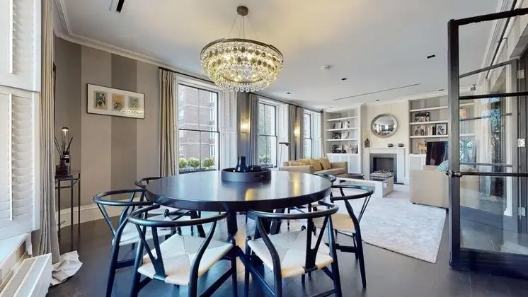 Contemporary 3-bed House in Denyer Street - Oda