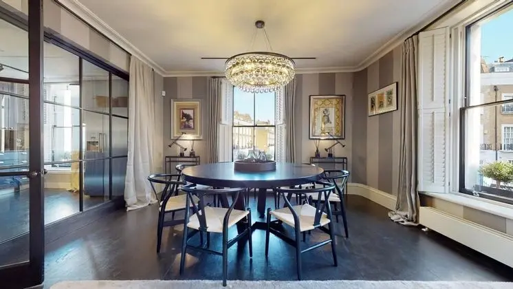 Contemporary 3-bed House in Denyer Street - Oda
