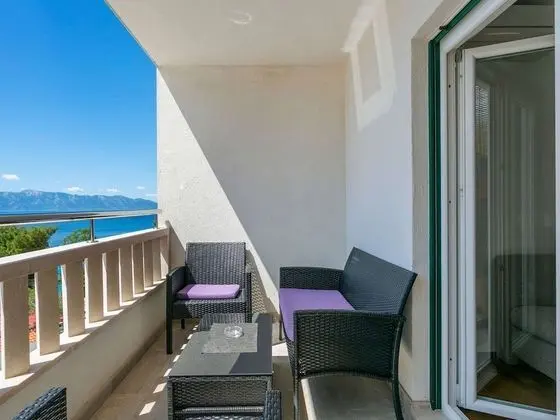 Contemporary Apartment in Drvenik With Balcony