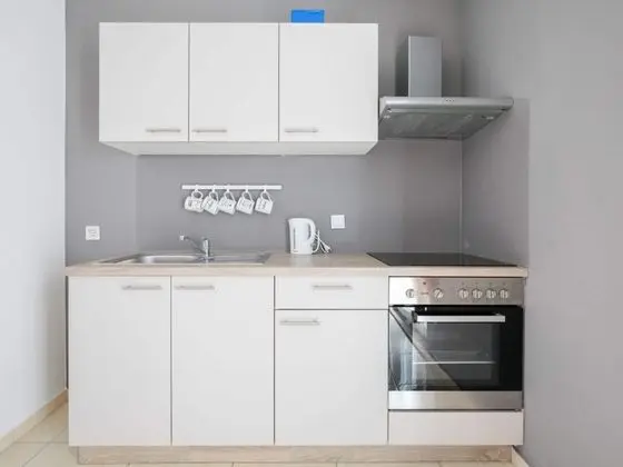 Contemporary Apartment in Novalja With Barbecue - Mutfak