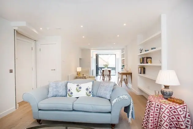 Contemporary and Bright 3 Bedroom House in a Residential Area of Clapham