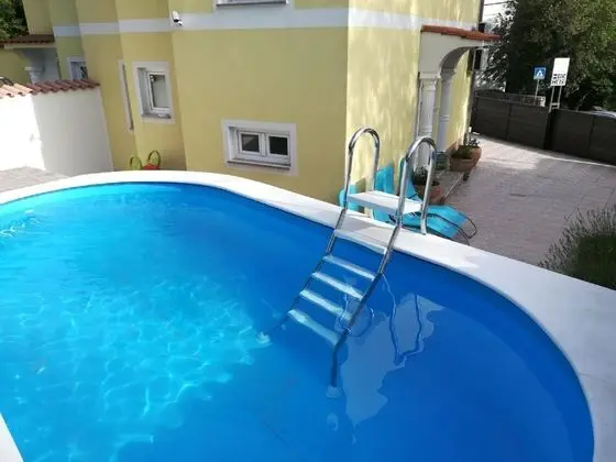 Contemporary Holiday Home in Dramalj With Swimming Pool - Havuz