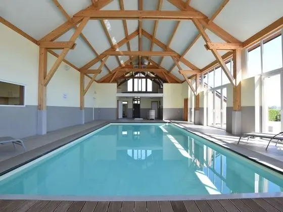 Contemporary House in Rendeux With Indoor Pool - Havuz