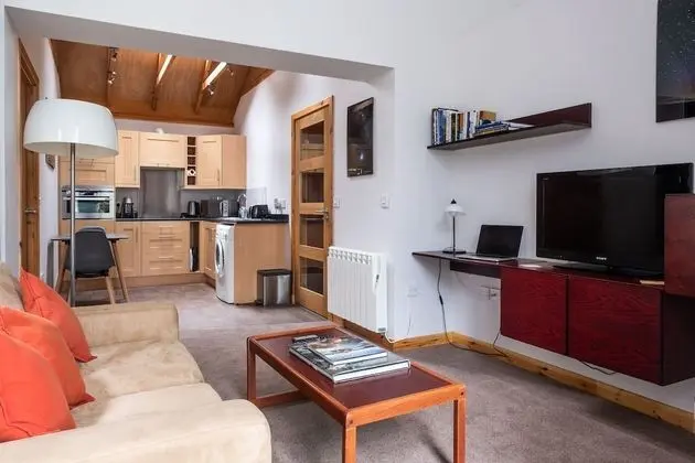 Contemporary One Bedroom Apartment Close To All Amenities In Conservation Area - Yerinde Yemek