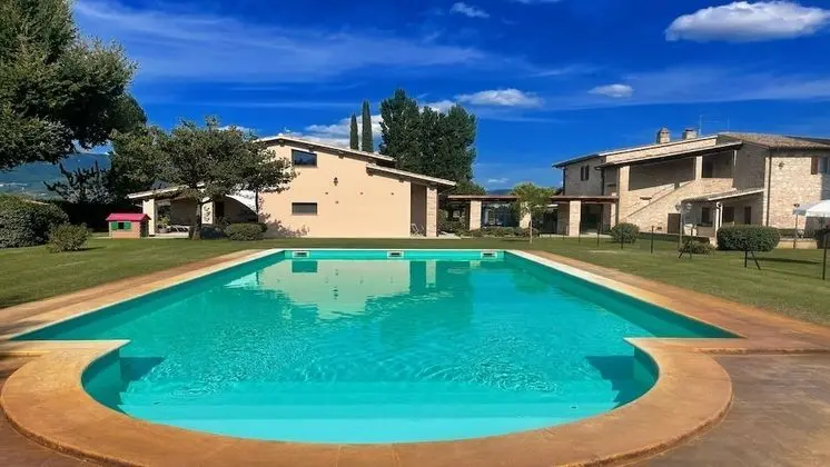 Contemporary Villa With Pool - Spello By The Pool - Sleeps 11 Exclusively Yours