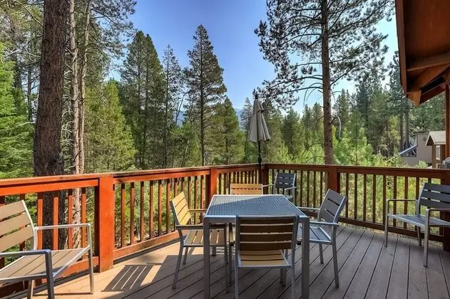 Contemporary Tahoe Cabin - Öne Çıkan Resim