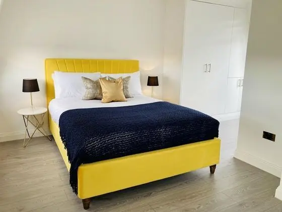 Contemprory 3-bed Apartment in London