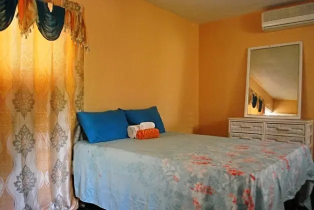 Content Guest House - Oda