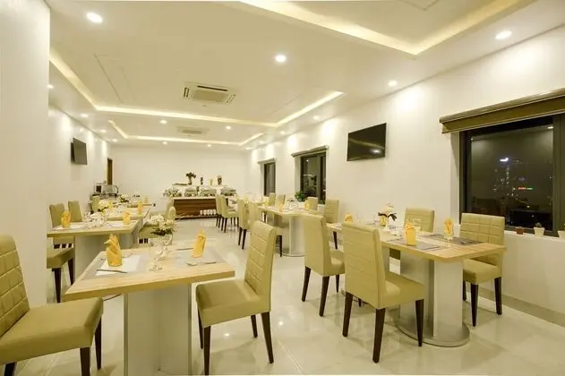 Continent Hotel Da Nang - Yerinde Yemek