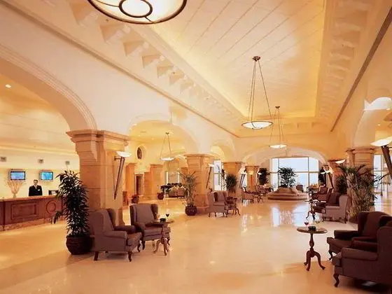 Continental Plaza Beach - Lobi