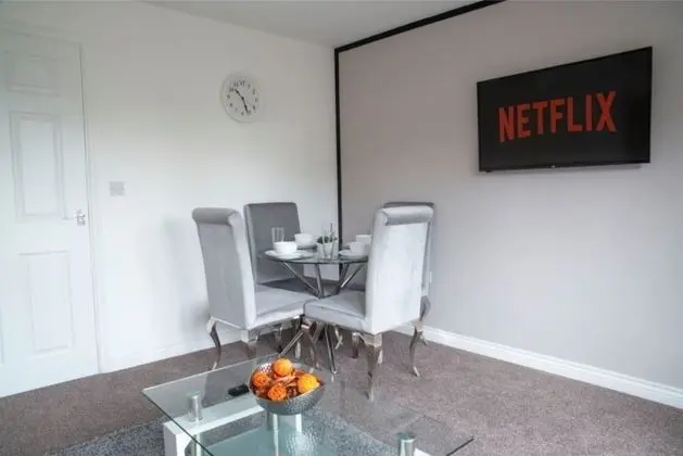 Contractorscleancharming 2-bed House in Coventry - İç Mekan