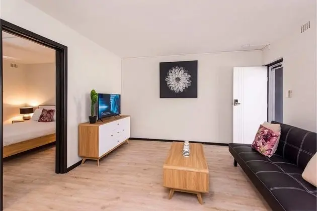 Convenient 1BR Apartment Close to Foreshore & Cbd - Oda Düzeni