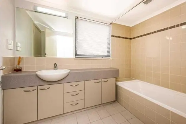 Conveniently Located 2 Bedroom Apartment In The CBD - Banyo Tipleri