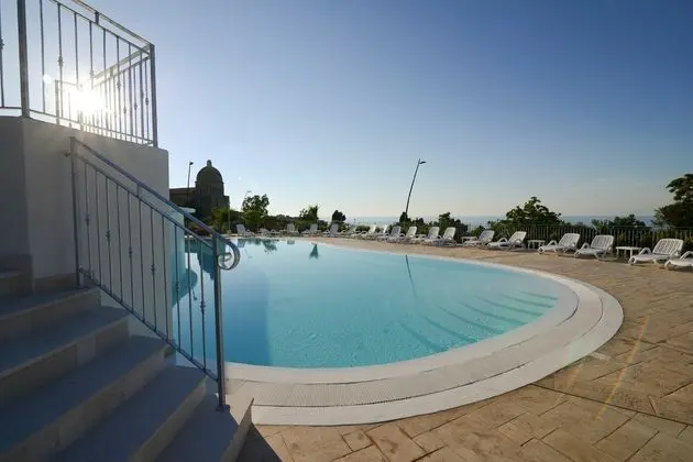 Cooee Michelizia Tropea Resort