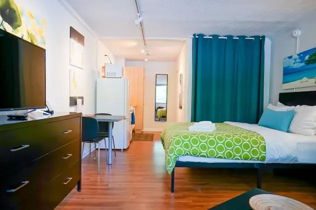Cool Classic Studio Apartment A - Includes Weekly Cleanings w Linen Change - Öne Çıkan Resim