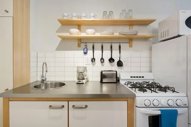 Cool Classic Studio Apartment K - Includes Weekly Cleanings w Linen Change - Öne Çıkan Resim