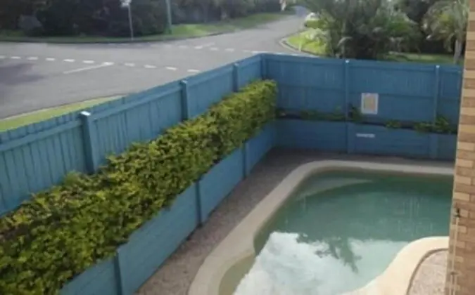 Coolum Budget Accommodation - Havuz