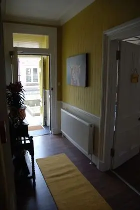 The Coo's Guest House - Lobi