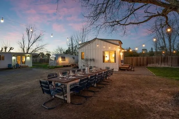 Coppola by Avantstay Explore The Wineries Near This Gorgeous Healdsburg Home w/ Bar & Large Yard