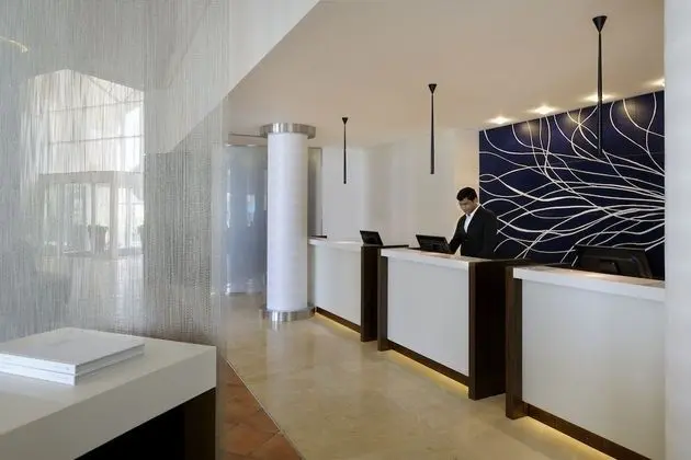 Copthorne Lakeview Executive Apartments, Green Community - Lobi
