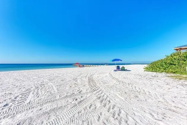 Coquina Tropics-2 Bedrooms-plus Den-2 Bathroom-water Views From Every Room - Plaj